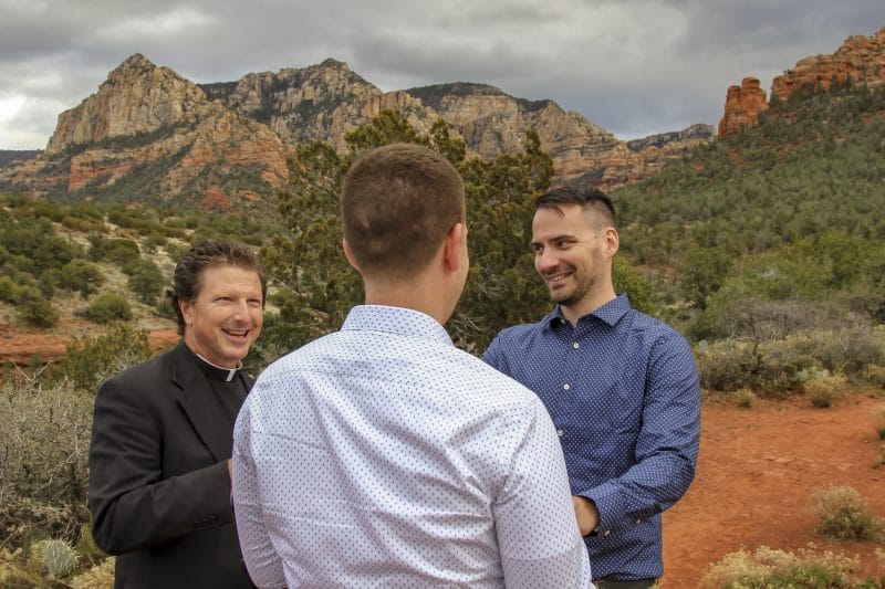 Using state-of-the-art photography equipment, Leslie's years of experience in Sedona have taught her the most beautiful places and best times of day for Sedona wedding photography. Call to discuss a variety of Sedona wedding locations!